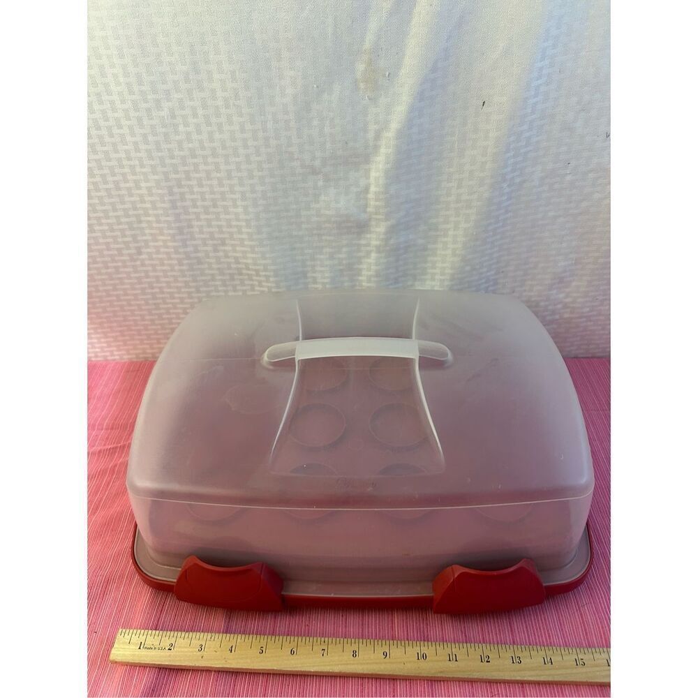 Wilton red‎ 3-1 caddy cupcake holder reversible size 2014 Excellent 17x12"